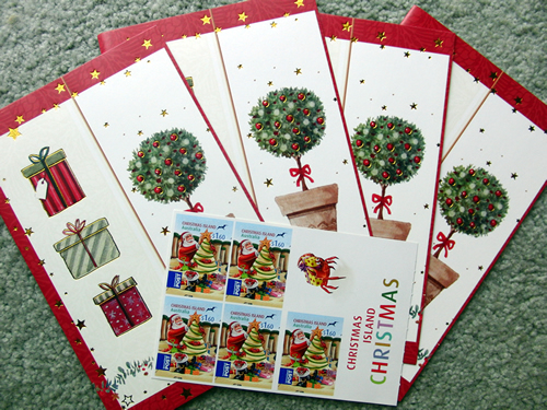 クリスマスの切手とカード