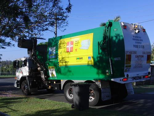 オーストラリア、クイーンズランド州のゴミ収集車